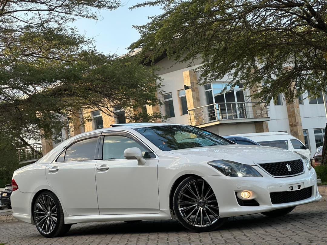 TOYOTA CROWN NEW MODEL